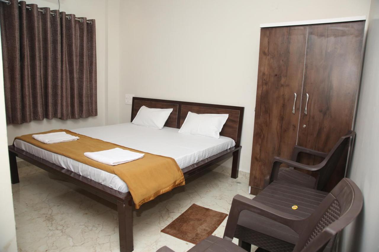 Hotel Madhusudan Executive Kolhapur Exterior photo